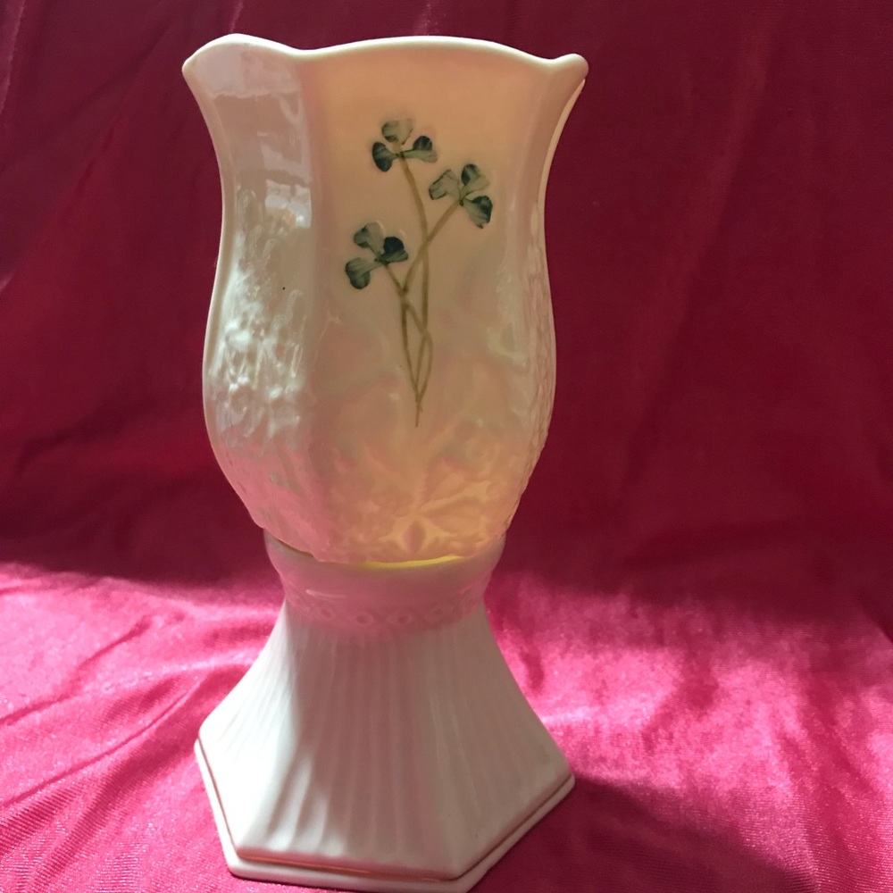 Vintage Belleek Doves of Peace Fairy Light